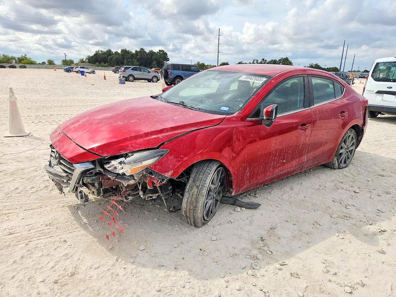 2018 MAZDA 3 Touring — Front 3/4