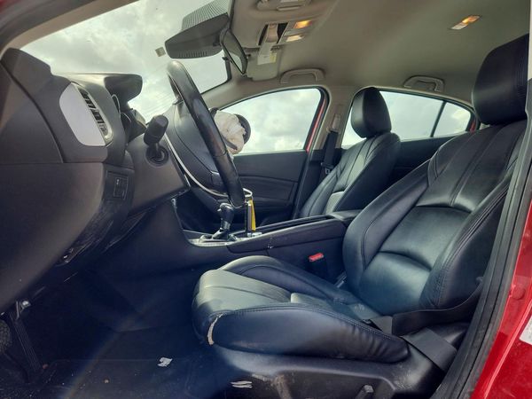2018 MAZDA 3 Touring — DENT