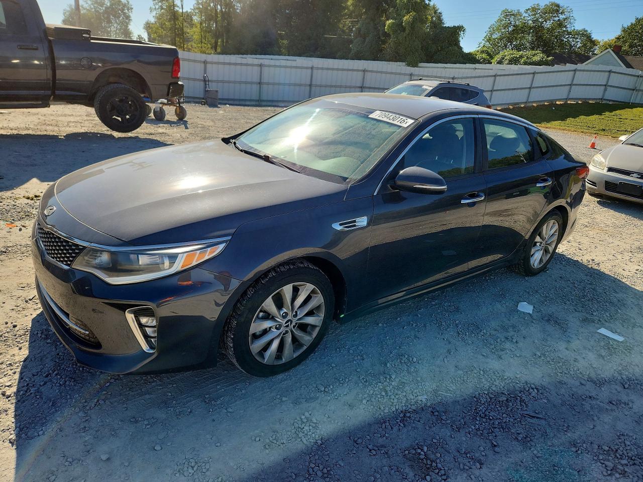 2018 KIA OPTIMA LX — Front 3/4