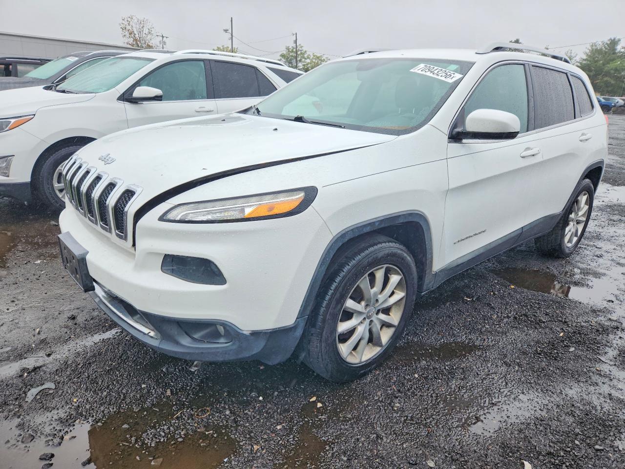 2015 JEEP CHEROKEE Limited — Front 3/4