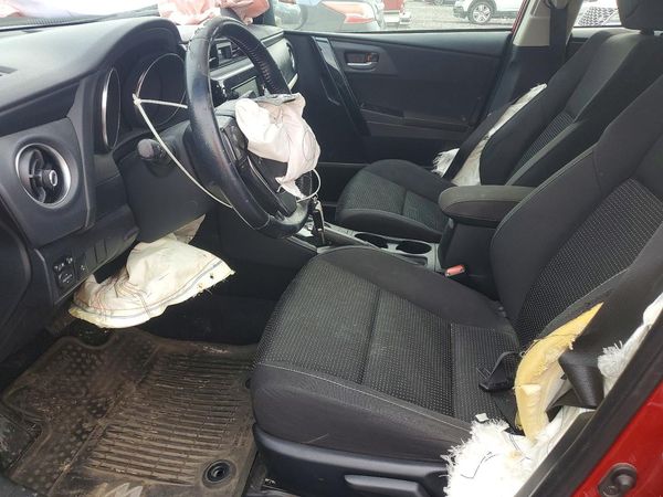 2017 TOYOTA COROLLA — DENT