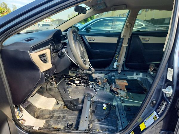2015 TOYOTA COROLLA L/LE — DENT