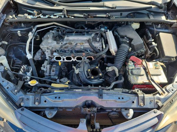 2015 TOYOTA COROLLA L/LE — Engine bay