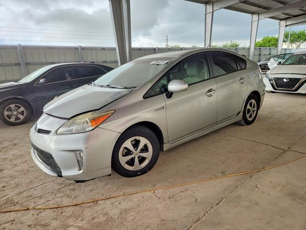 2012 TOYOTA PRIUS — Front 3/4