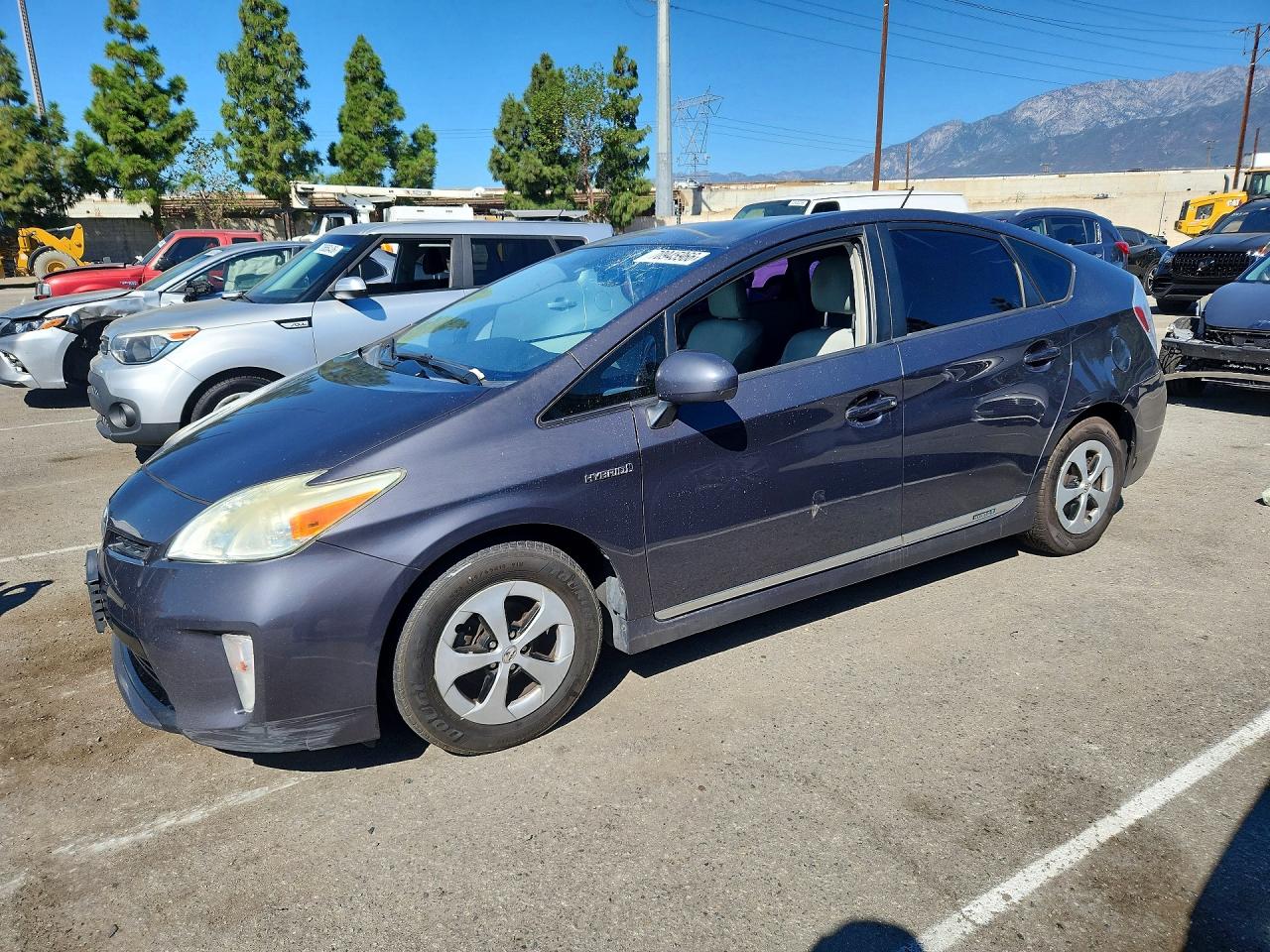 2012 TOYOTA PRIUS — Front 3/4