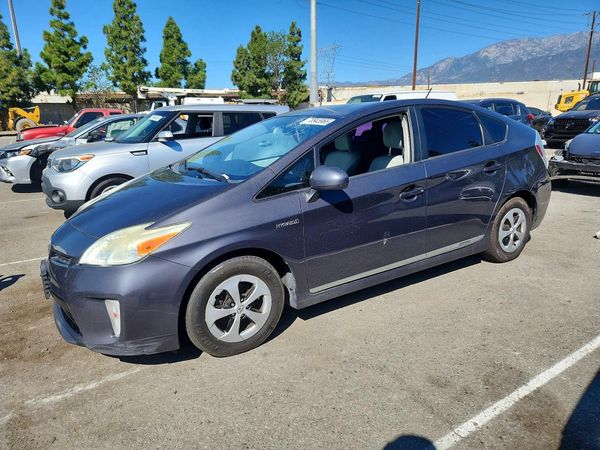 2012 TOYOTA PRIUS — DSFA — Front 3/4