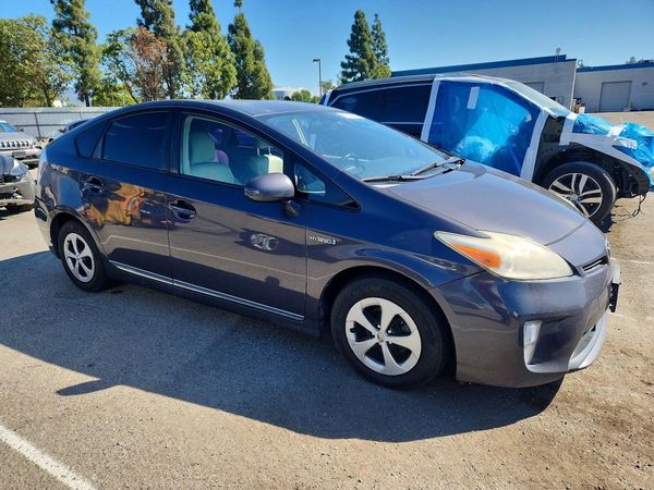 2012 TOYOTA PRIUS — Passenger 3/4