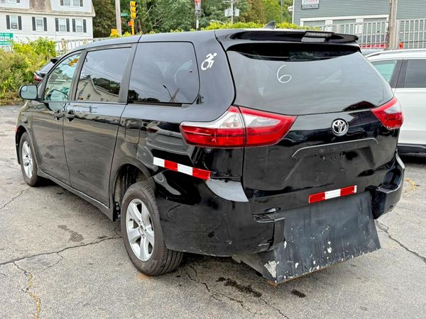 2020 TOYOTA SIENNA D grade