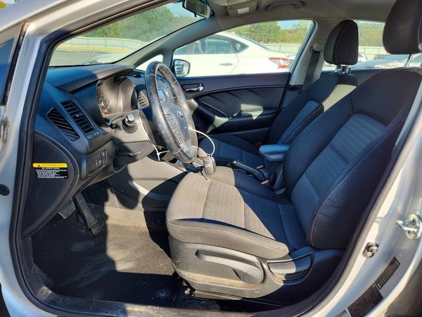 2015 KIA FORTE — DENT