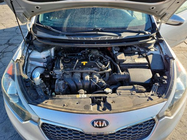 2015 KIA FORTE — Engine bay