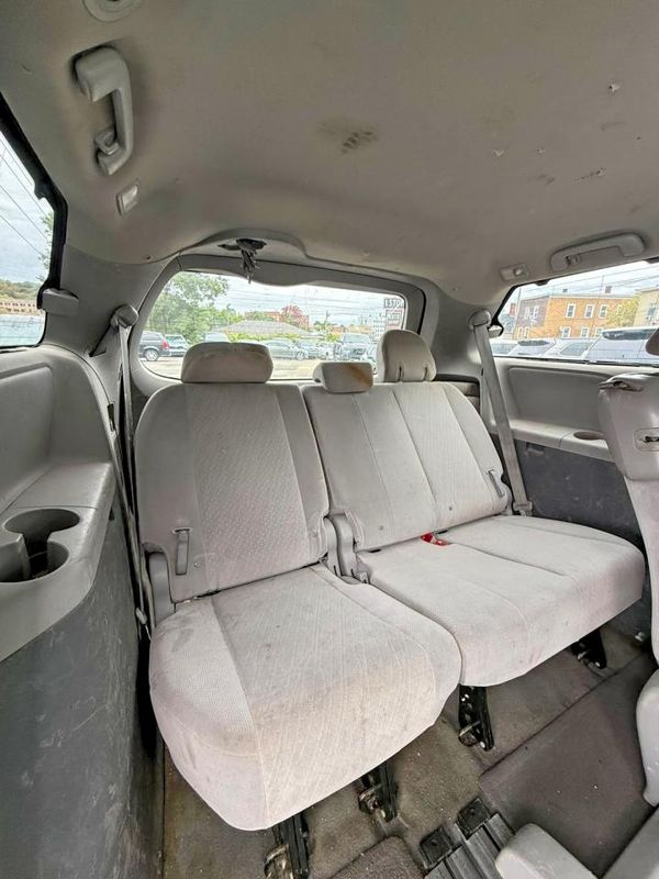 2017 TOYOTA SIENNA LE Mobility/LE