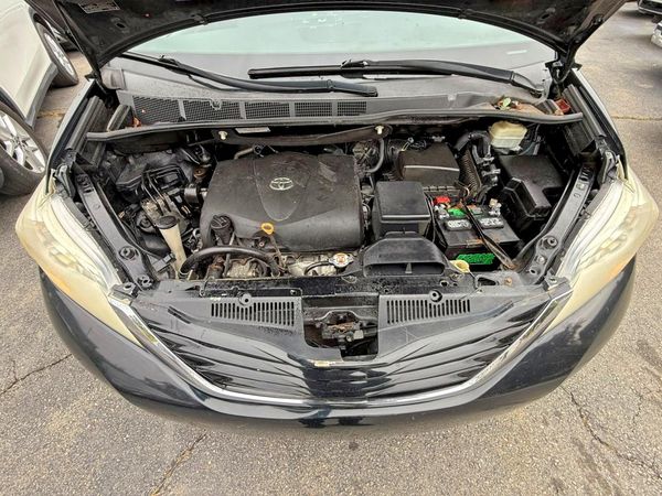 2017 TOYOTA SIENNA LE Mobility/LE