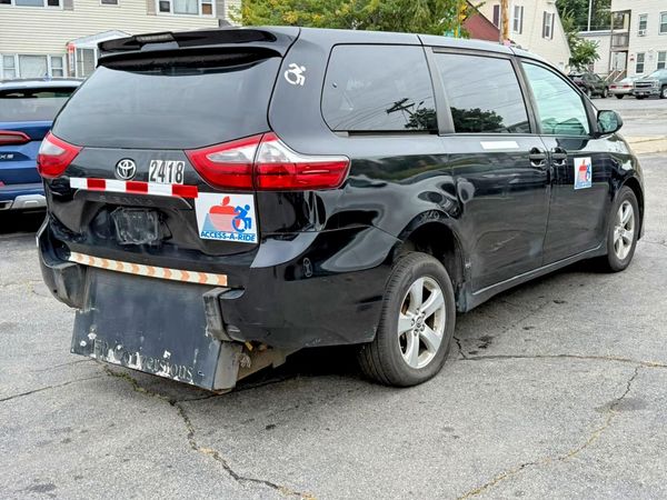 2020 TOYOTA SIENNA D grade