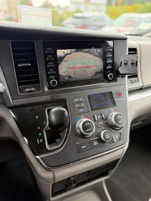2020 TOYOTA SIENNA D grade