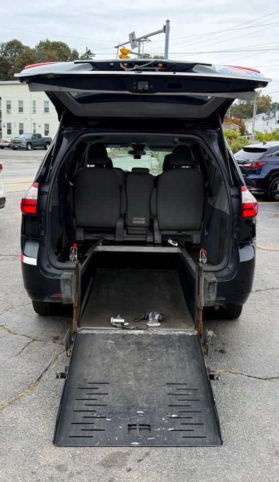 2020 TOYOTA SIENNA D grade