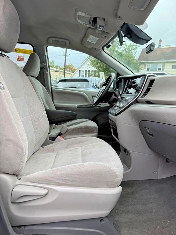 2020 TOYOTA SIENNA D grade