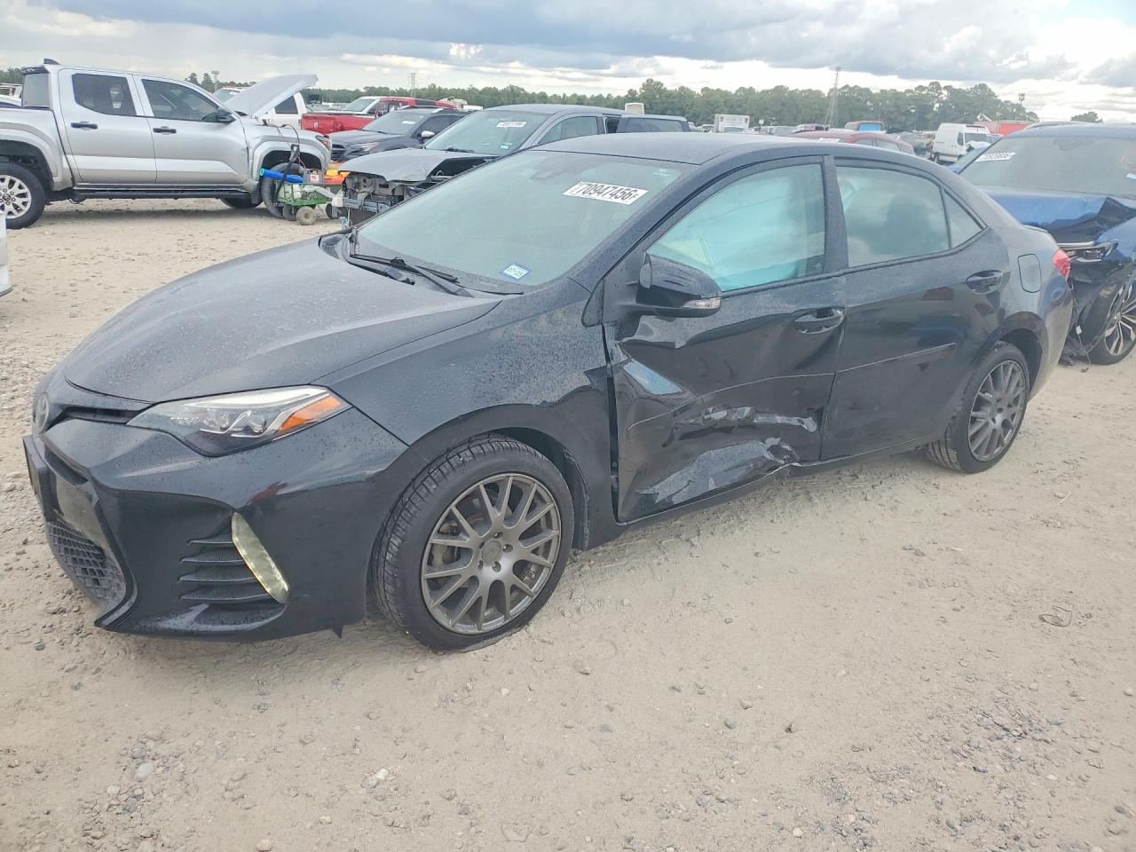 2018 TOYOTA COROLLA L/LE/SE/XLE/XSE — Front 3/4