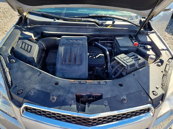 2015 CHEVROLET EQUINOX 2LT — Engine bay