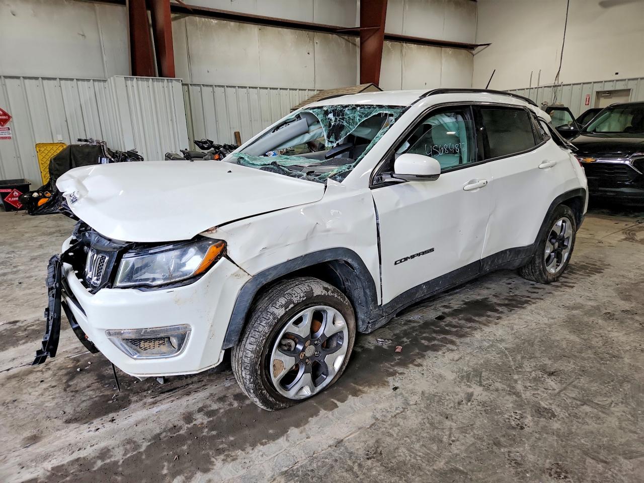 2021 JEEP COMPASS Limited — Front 3/4