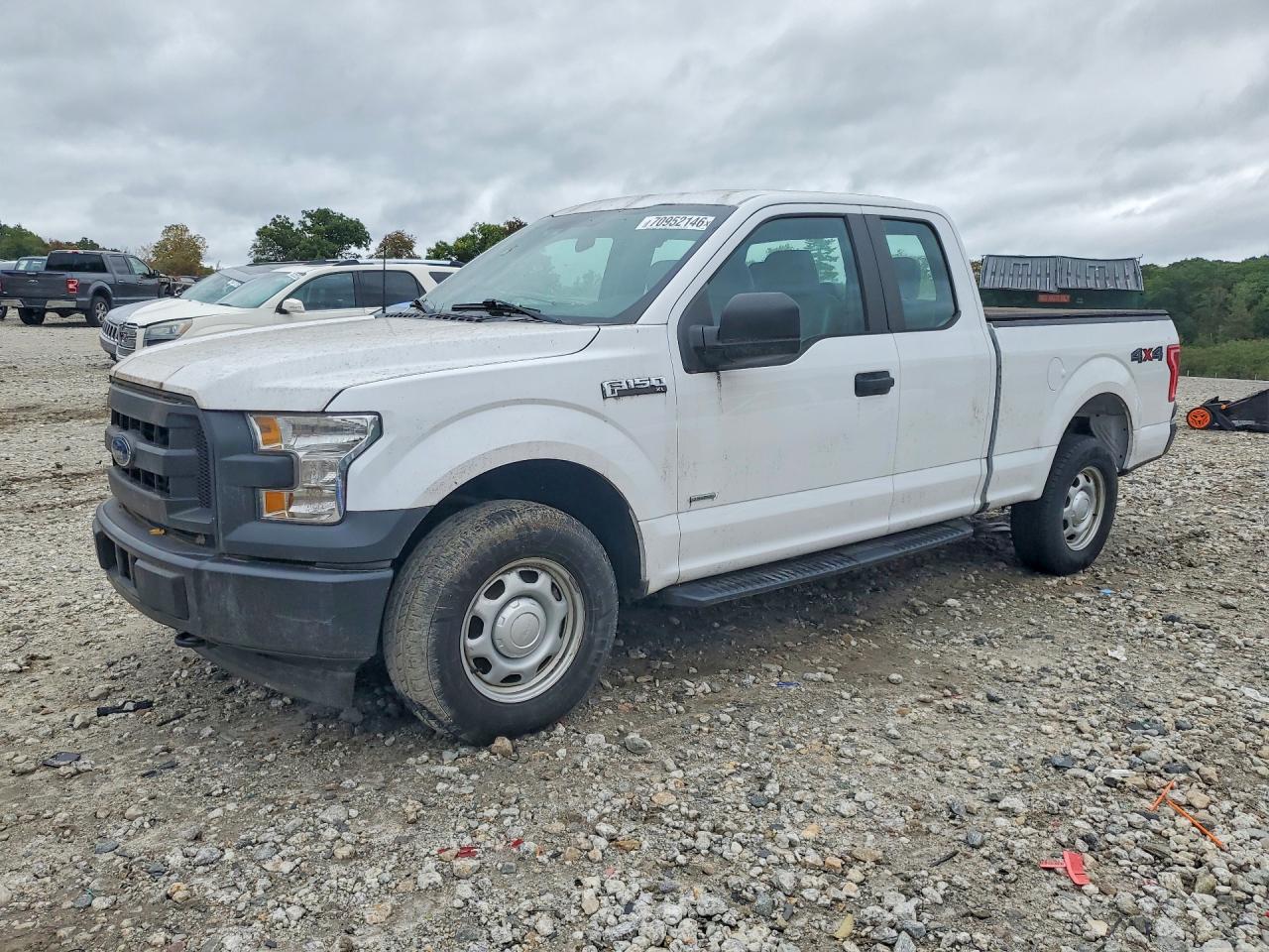 2017 FORD F150 SuperCab — Front 3/4
