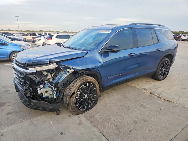 2026 CHEVROLET TRAVERSE LT — Front 3/4