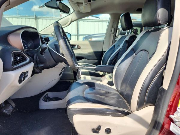 2017 CHRYSLER PACIFICA Touring — DENT