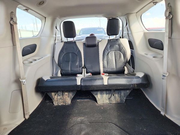 2017 CHRYSLER PACIFICA Touring — SUVN