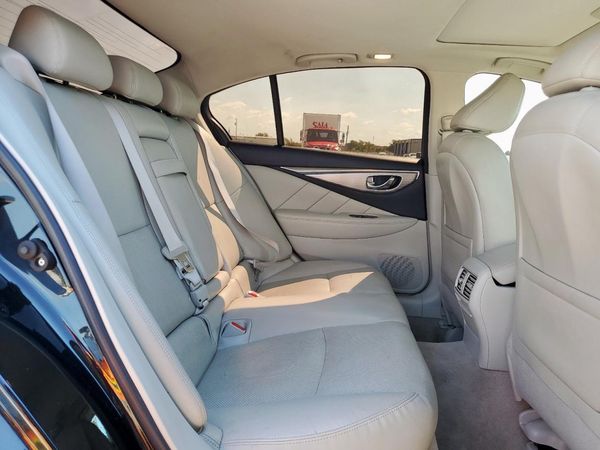 2017 INFINITI Q50