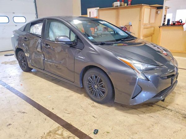 2017 TOYOTA PRIUS — Passenger 3/4