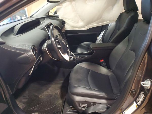 2017 TOYOTA PRIUS — DENT