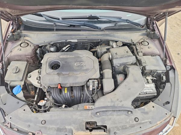 2017 KIA OPTIMA — Engine bay
