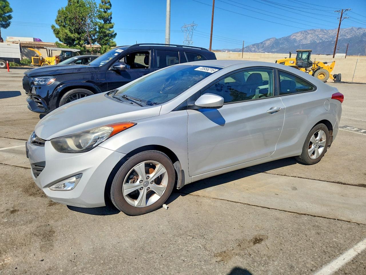 2013 HYUNDAI ELANTRA — Front 3/4
