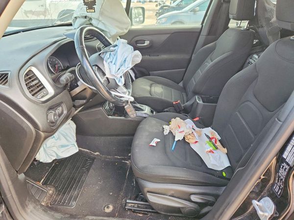 2020 JEEP RENEGADE Latitude, Longitude — DENT