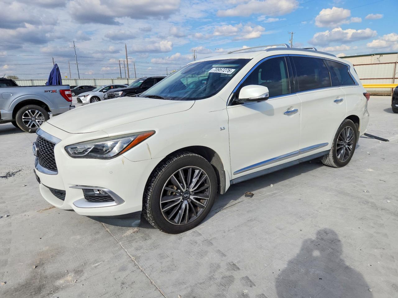 2016 INFINITI QX60 — Front 3/4