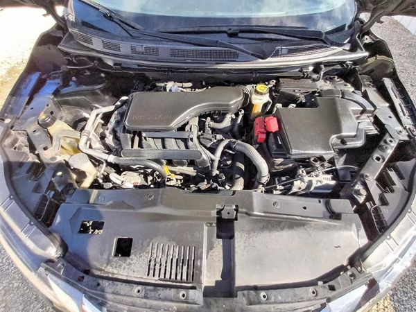 2020 NISSAN ROGUE SPORT — Engine bay