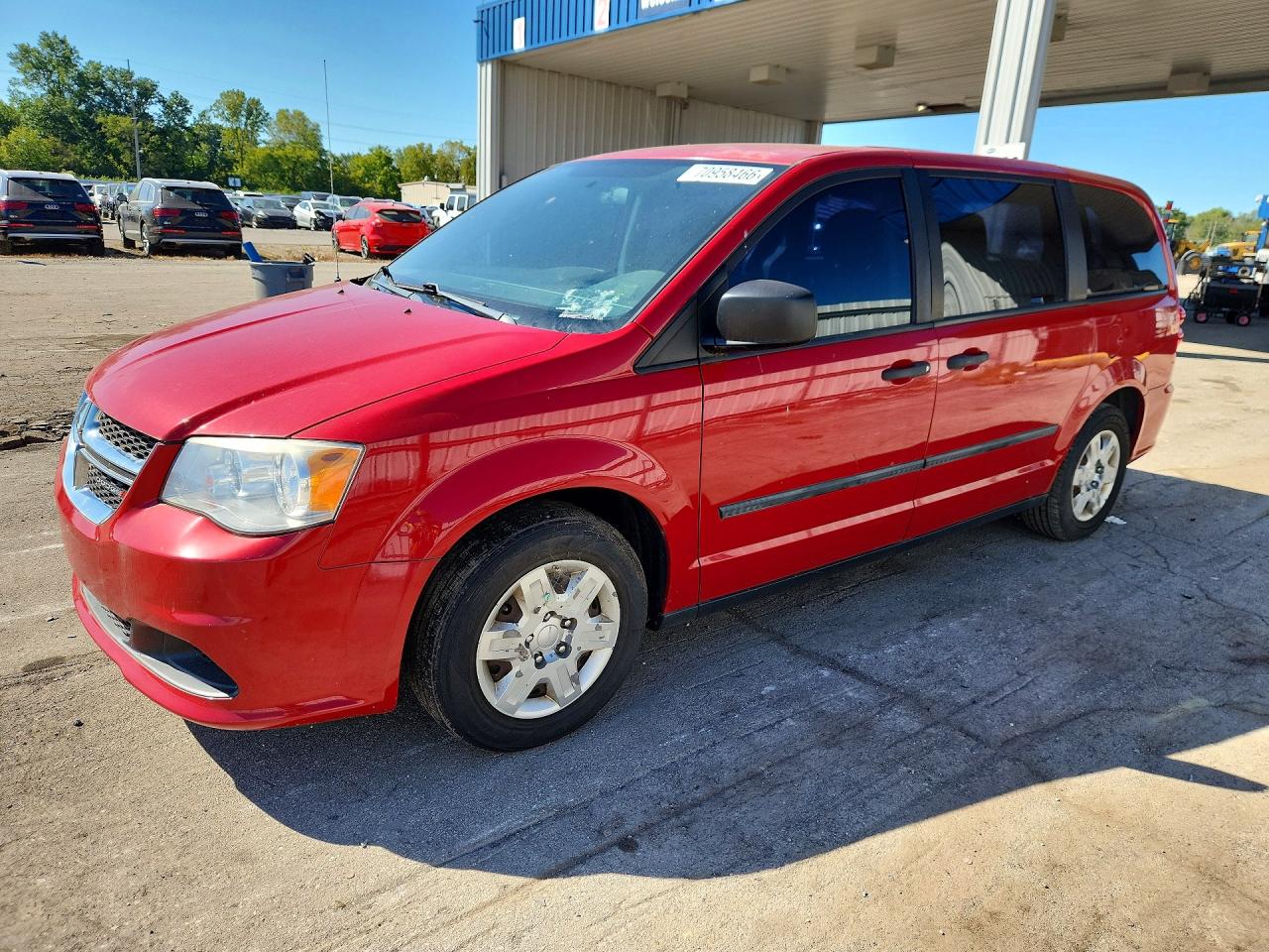 2013 DODGE GRAND CARAVAN SE — Front 3/4