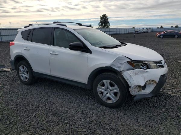 2014 TOYOTA RAV4 Standard — Passenger 3/4