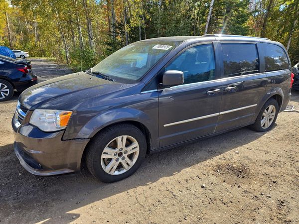 2017 DODGE CARAVAN Crew — Front 3/4