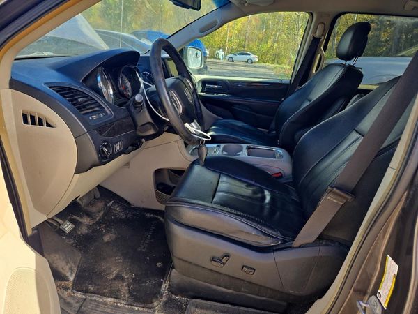2017 DODGE CARAVAN Crew — DENT