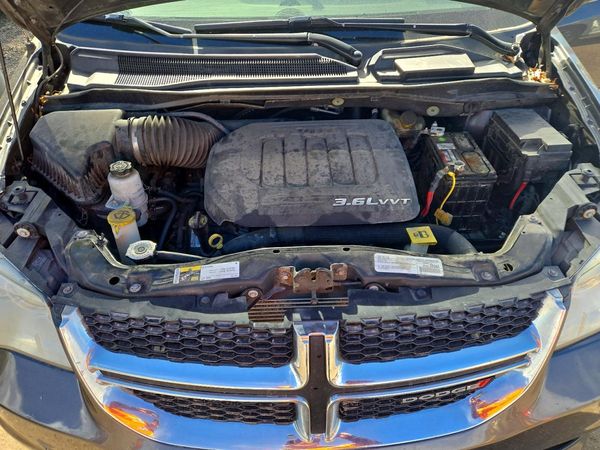 2017 DODGE CARAVAN Crew — Engine bay