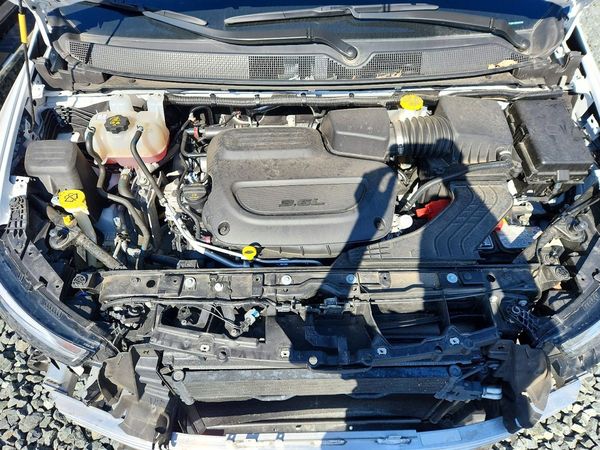 2025 CHRYSLER PACIFICA Select — Engine bay