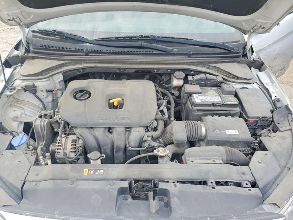 2019 HYUNDAI ELANTRA — Engine bay
