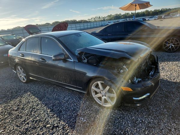 2013 MERCEDES-BENZ C-CLASS C250 — Passenger 3/4