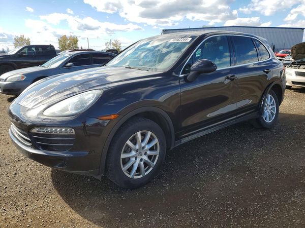 2013 PORSCHE CAYENNE — Front 3/4