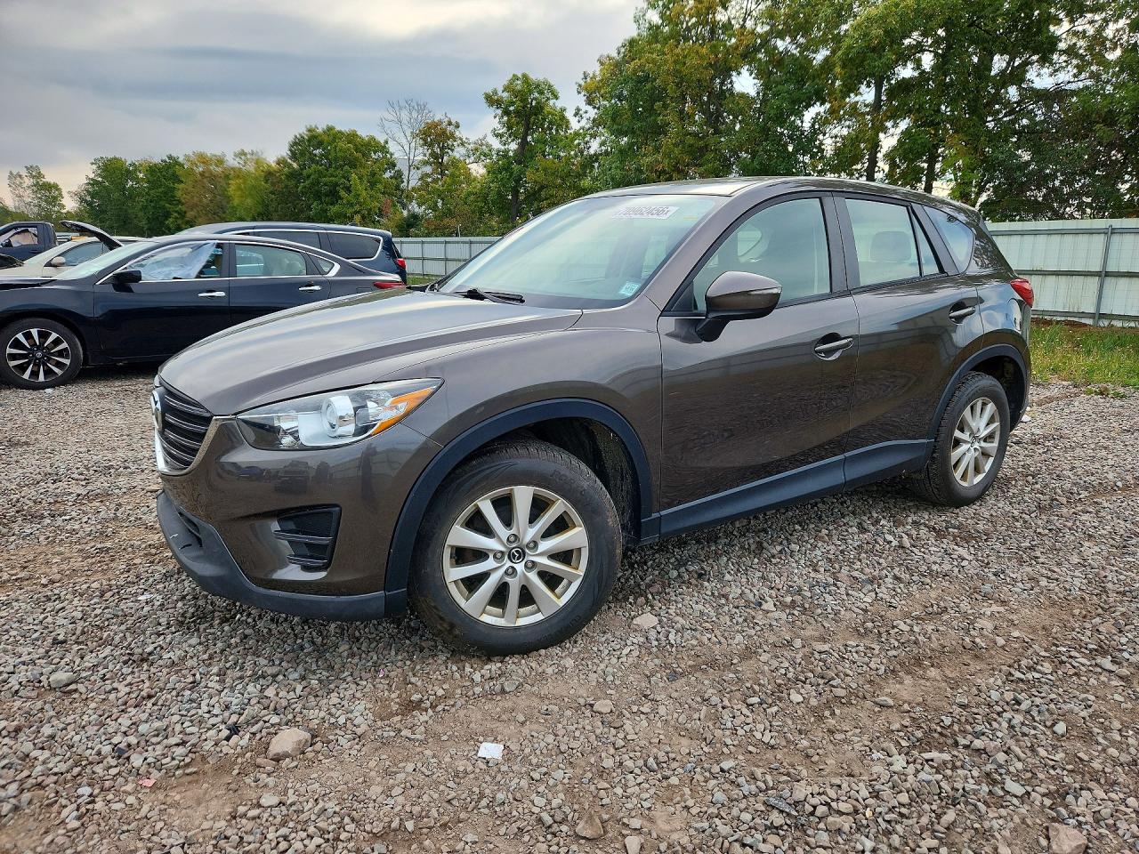 2016 MAZDA CX-5 Sport/GX — Front 3/4