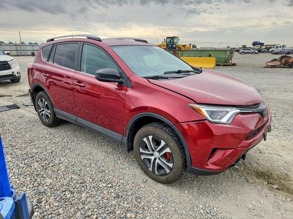 2018 TOYOTA RAV4 LE — Passenger 3/4