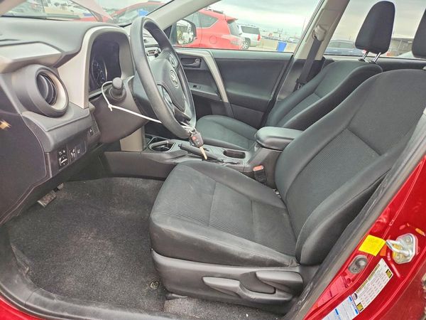 2018 TOYOTA RAV4 LE — DENT