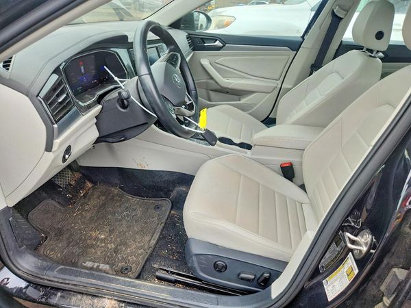 2022 VOLKSWAGEN JETTA SE w/ Sunroof — DENT