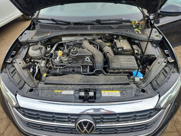 2022 VOLKSWAGEN JETTA SE w/ Sunroof — Engine bay