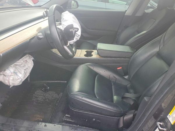 2019 TESLA MODEL 3 — DENT